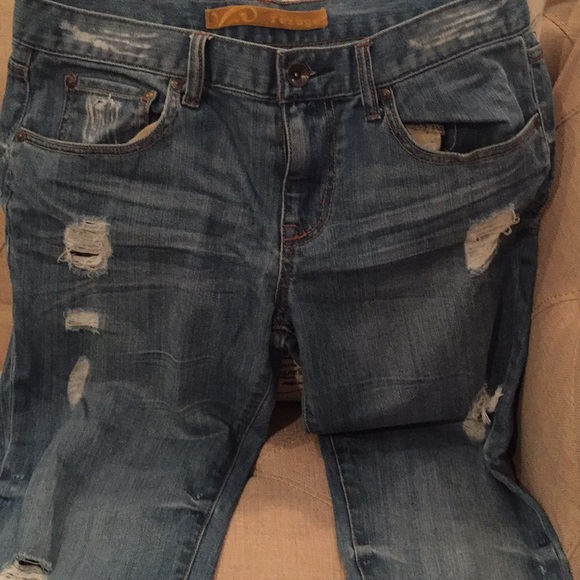 Distressed Jean Capris - Picture 2 of 8